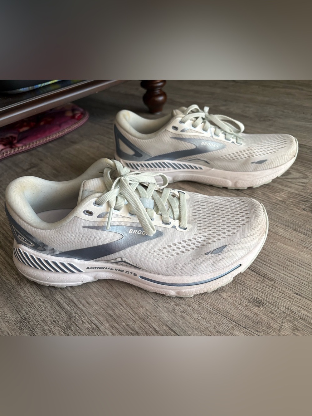 Brooks Adrenaline GTS 23 running shoes - Women’s 8.5 - grey/white/silvery blue